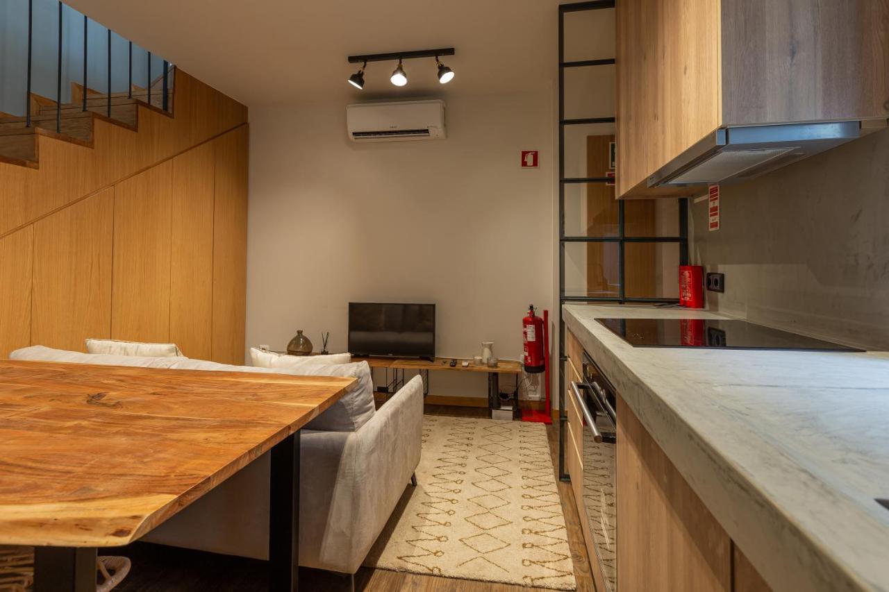Orm- Fontainhas 01 & 02 Apartments Porto Luaran gambar