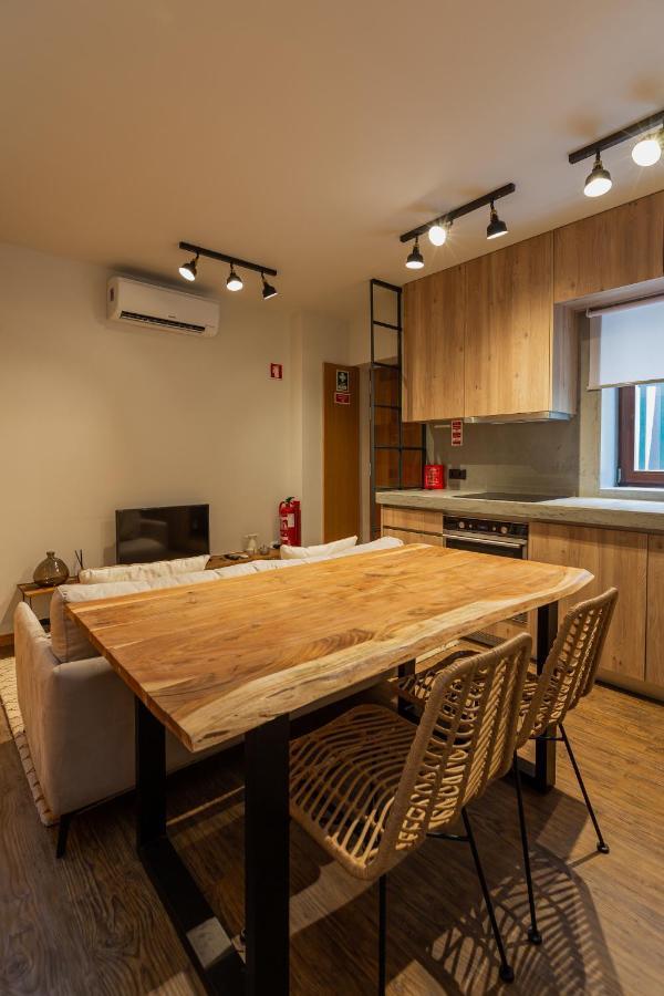 Orm- Fontainhas 01 & 02 Apartments Porto Luaran gambar