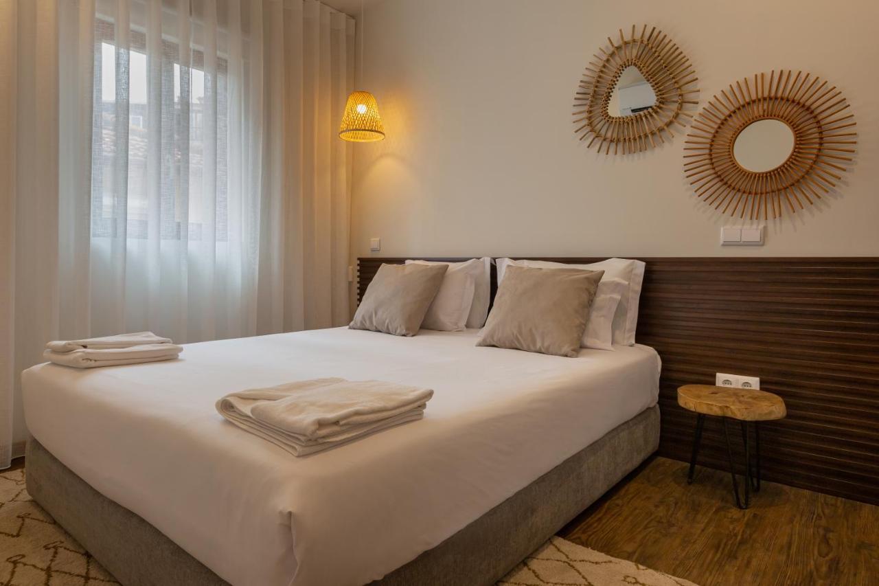 Orm- Fontainhas 01 & 02 Apartments Porto Luaran gambar